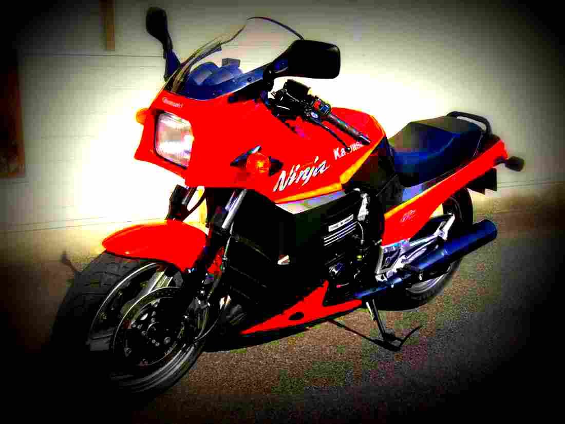 Kawasaki GPZ 750 1984 6 motorbike A4 Photo Print