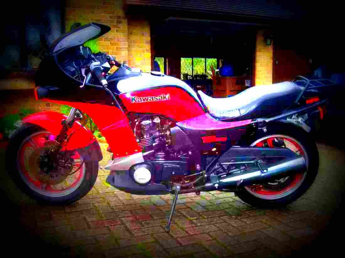 Kawasaki GPZ 750 1985 6 motorbike A4 Photo Print