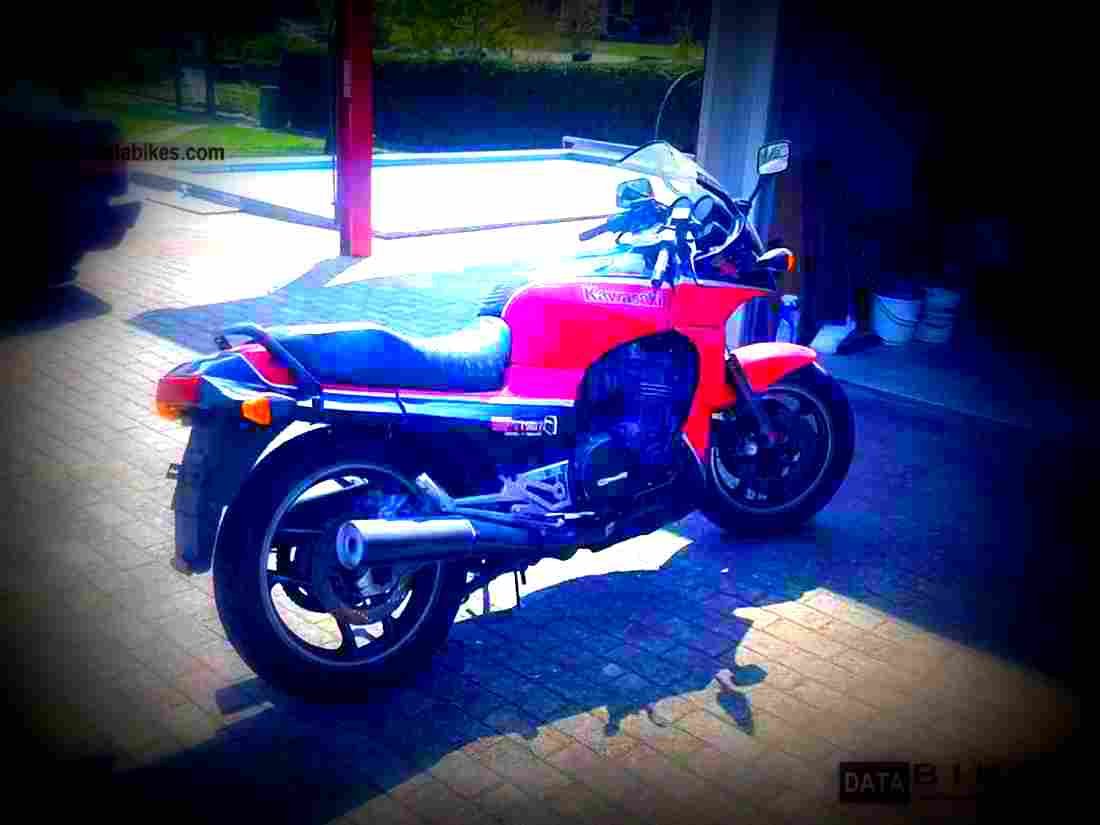 Kawasaki GPZ 750 1986 2 motorbike A4 Photo Print