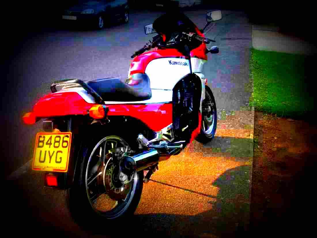 Kawasaki GPZ 900 R 1985 1 motorbike A4 Photo Print