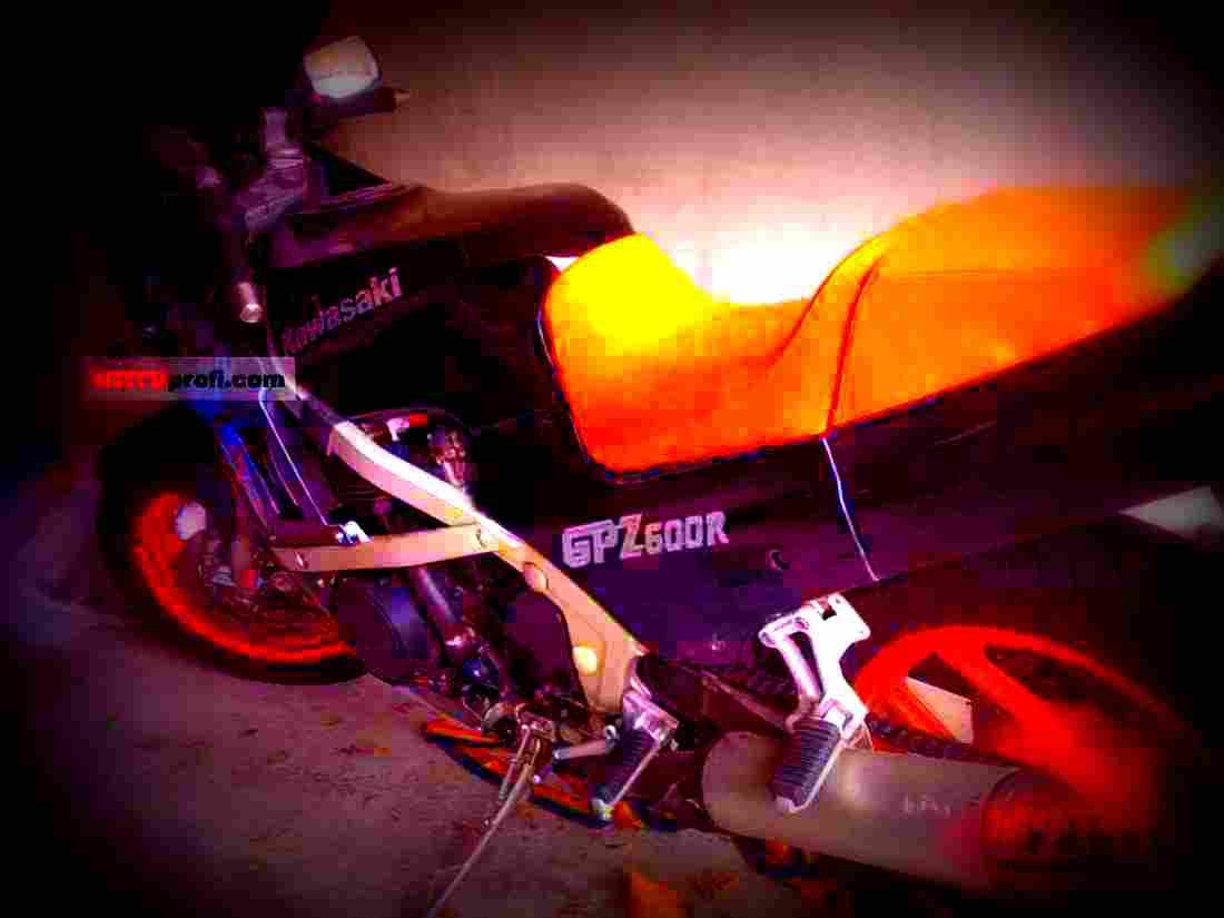Kawasaki GPZ 900 R (reduced effect) 1985 3 motorbike A4 Photo Print