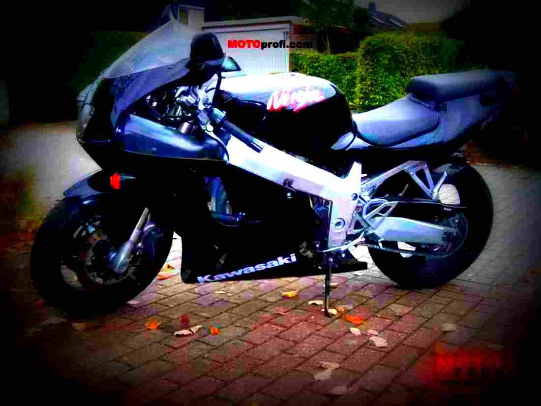 Kawasaki GPZ 900 R (reduced effect) 1991 2 motorbike A4 Photo Print