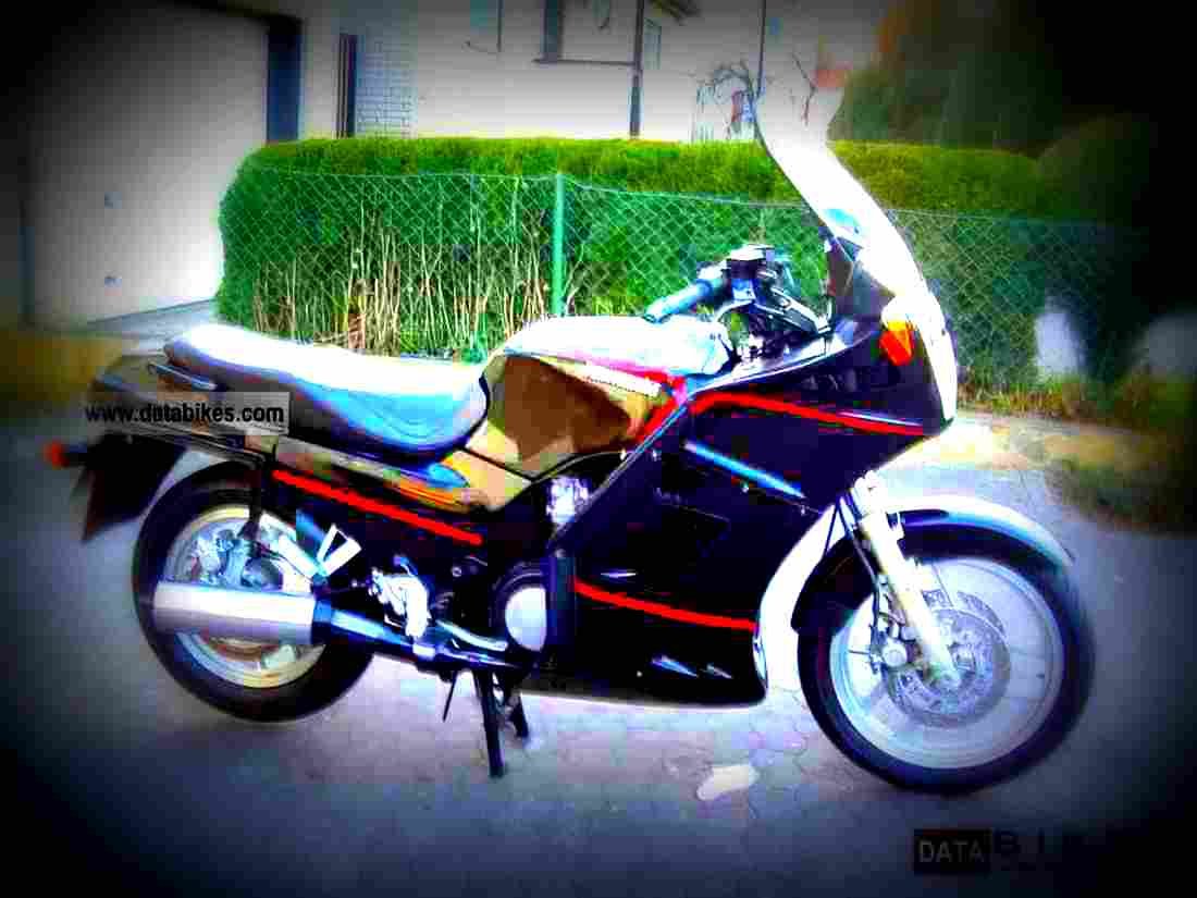 Kawasaki GTR 1000 1997 5 motorbike A4 Photo Print