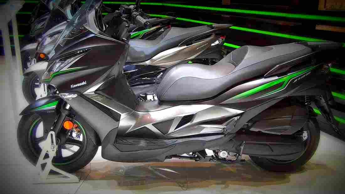 Kawasaki J125 2017 4 motorbike A4 Photo Print