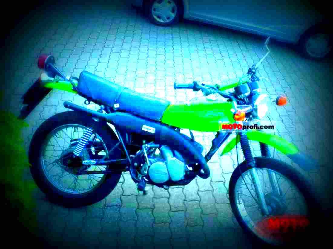 Kawasaki KE 125 1977 2 motorbike A4 Photo Print