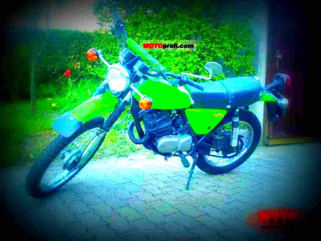 Kawasaki KE 125 1977 5 motorbike A4 Photo Print