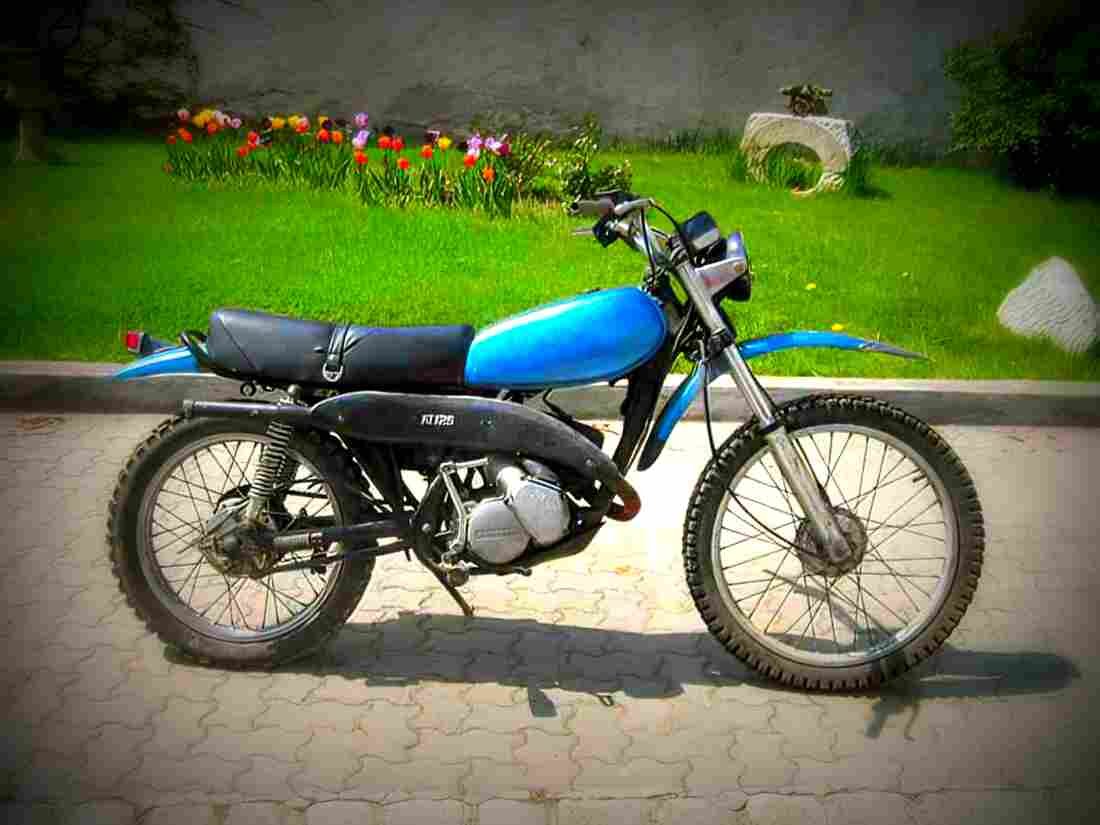 Kawasaki KE 125 1979 2 motorbike A4 Photo Print