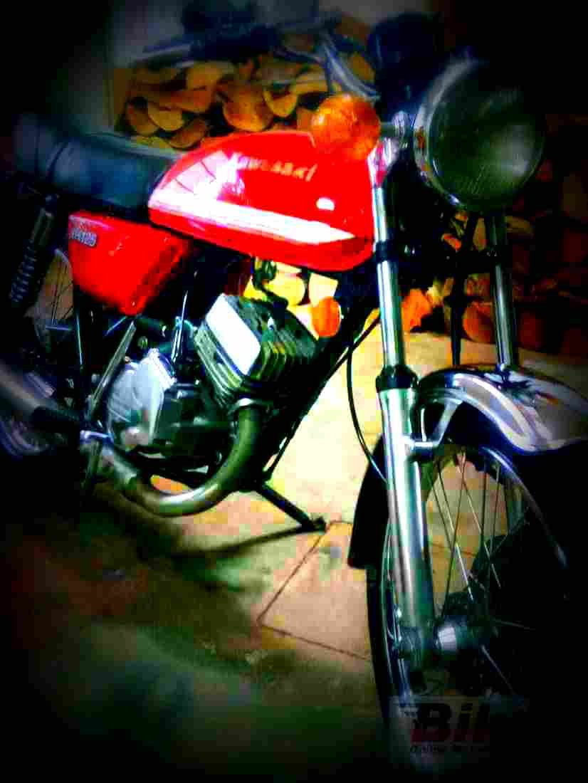 Kawasaki KE 125 1981 2 motorbike A4 Photo Print