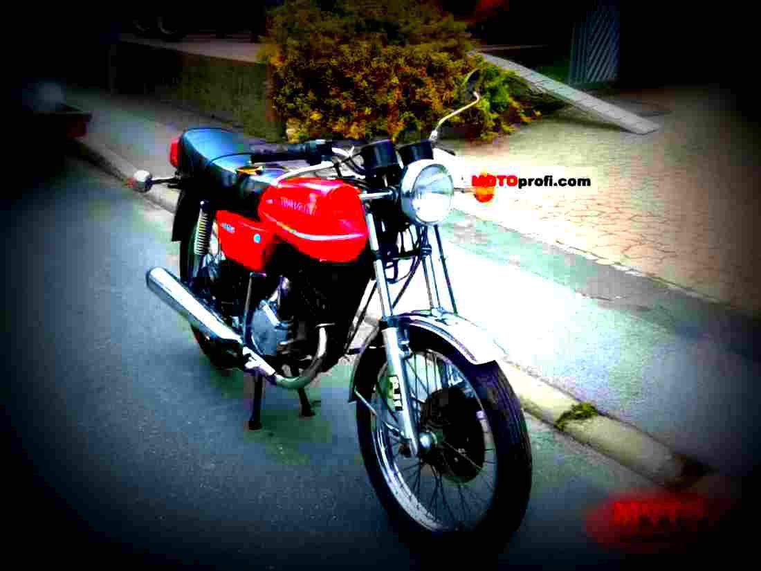 Kawasaki KH 125 1979 1 motorbike A4 Photo Print