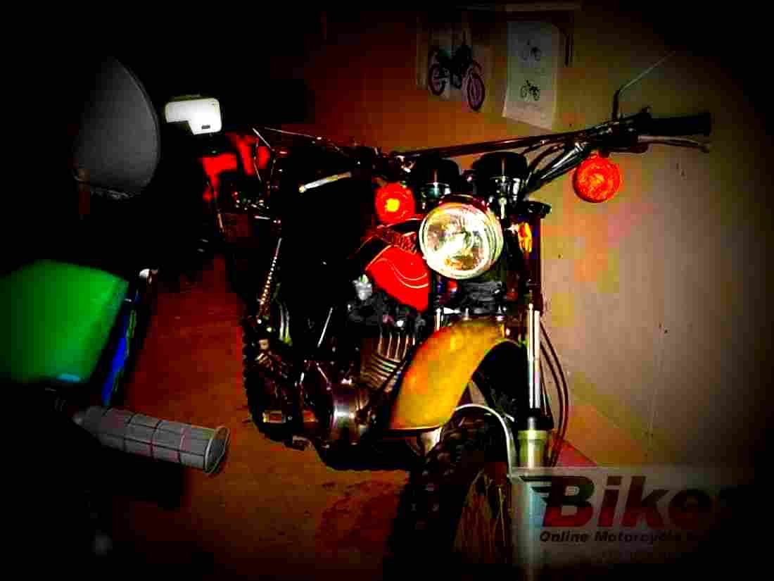 Kawasaki KH 250 1975 1 motorbike A4 Photo Print
