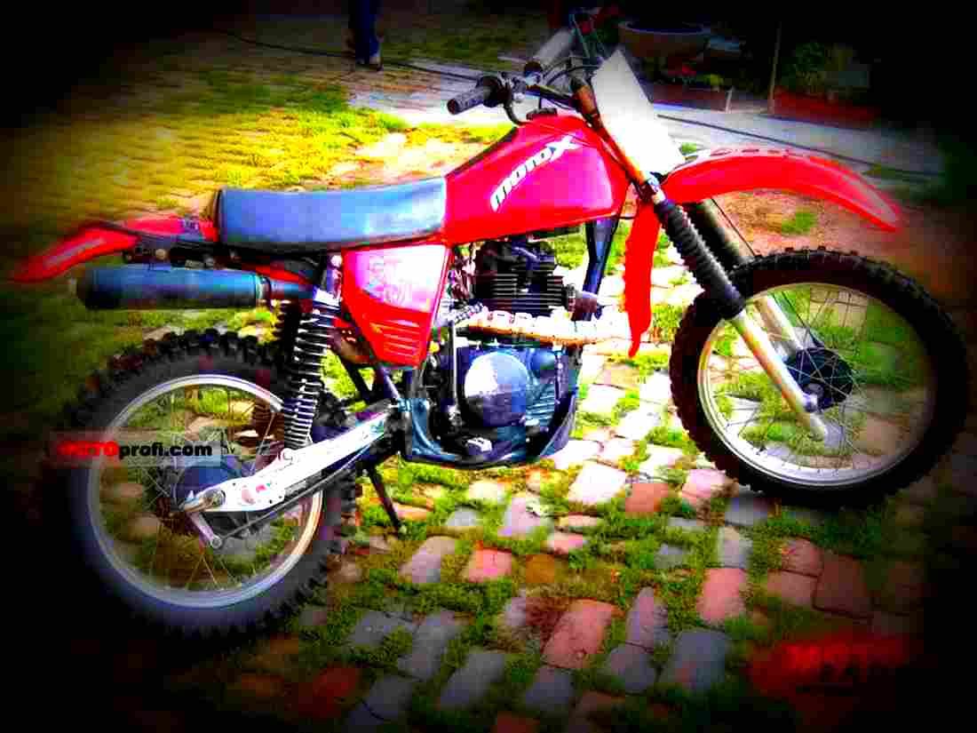 Kawasaki KL 250 1981 3 motorbike A4 Photo Print