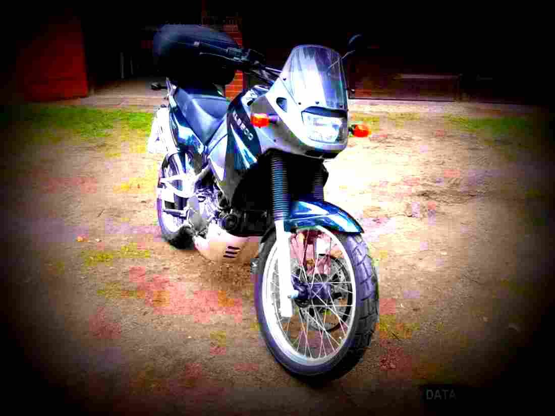 Kawasaki KLE 500 2002 1 motorbike A4 Photo Print