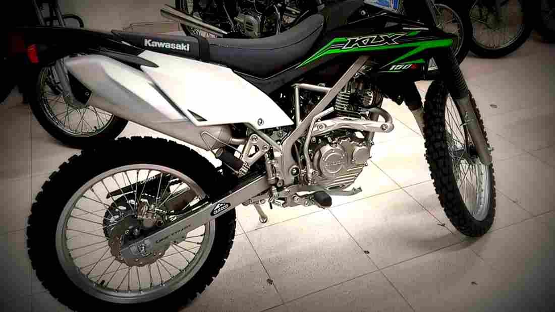 Kawasaki KLX 150 2018 1 motorbike A4 Photo Print