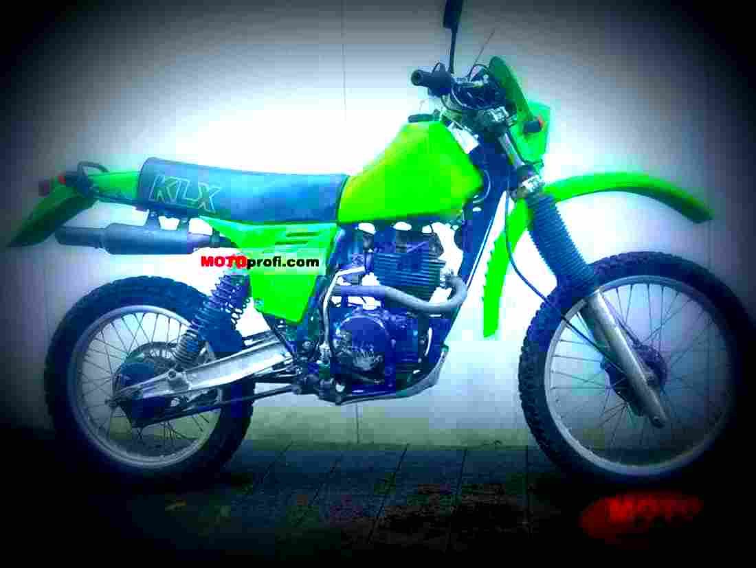 Kawasaki KLX 250 1983 2 motorbike A4 Photo Print