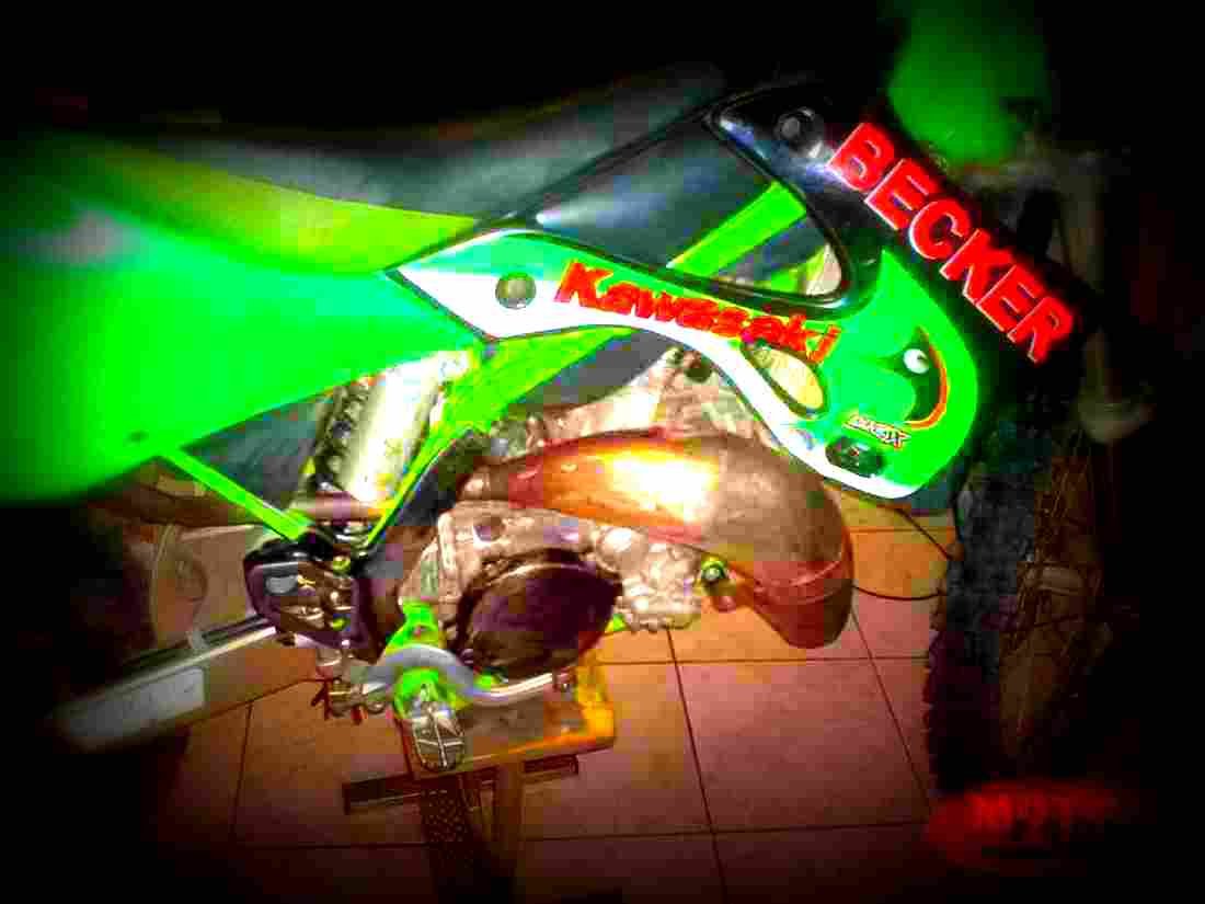 Kawasaki KX 125 2002 1 motorbike A4 Photo Print
