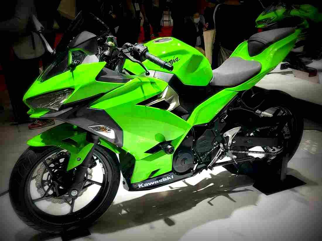 Kawasaki Ninja 250 2018 3 motorbike A4 Photo Print