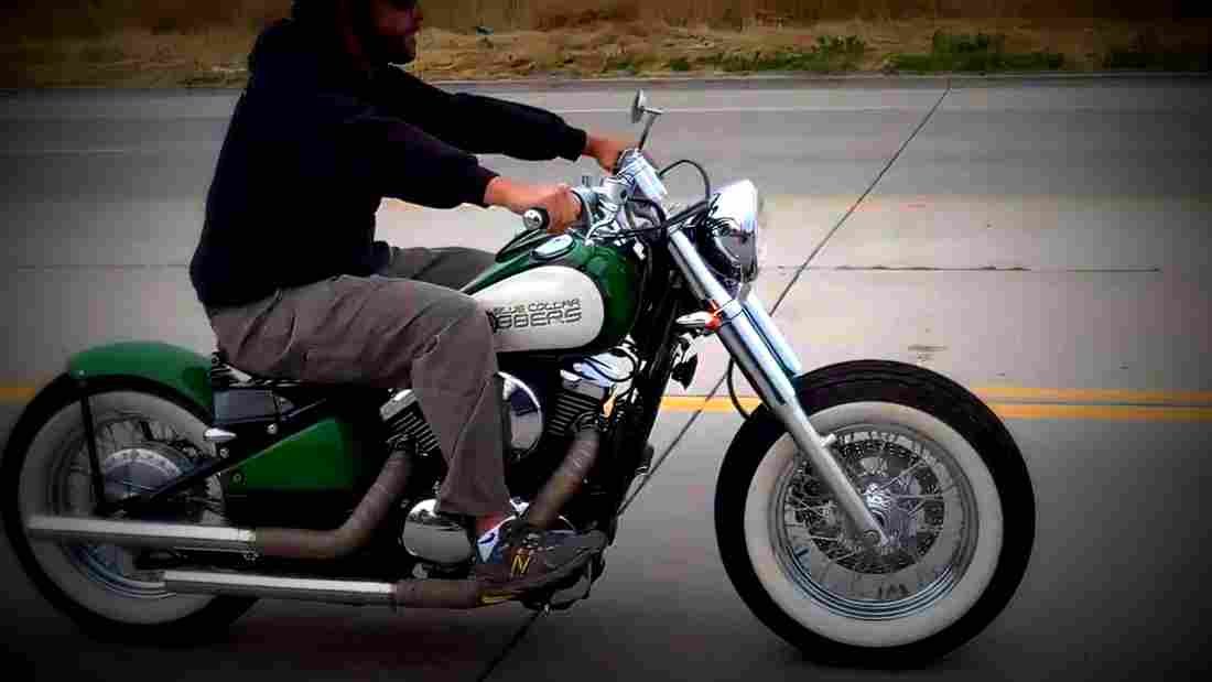 Kawasaki VN 800 Classic 2001 1 motorbike A4 Photo Print