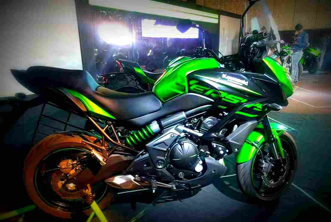 Kawasaki Versys 650 2017 4 motorbike A4 Photo Print