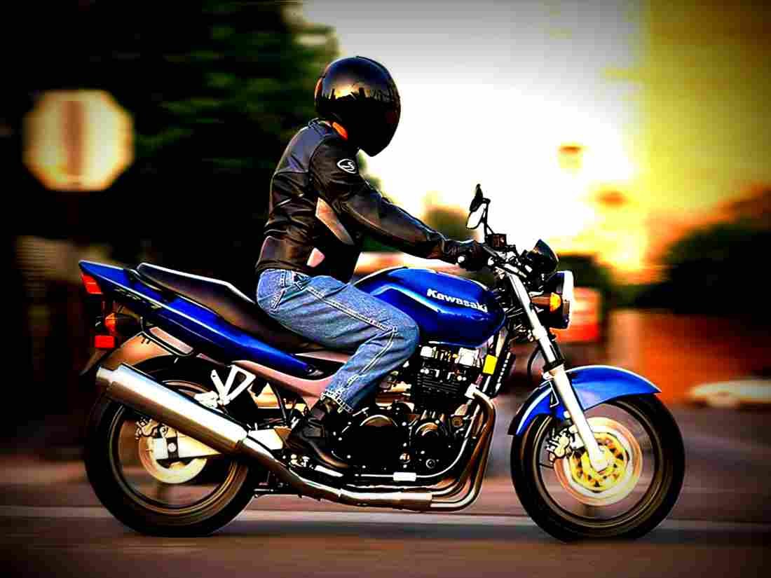 Kawasaki ZR 7 1999 5 motorbike A4 Photo Print