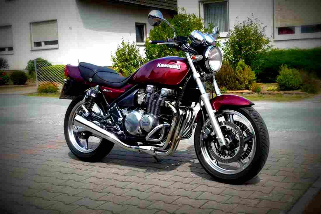Kawasaki Zephyr 550 1999 1 motorbike A4 Photo Print