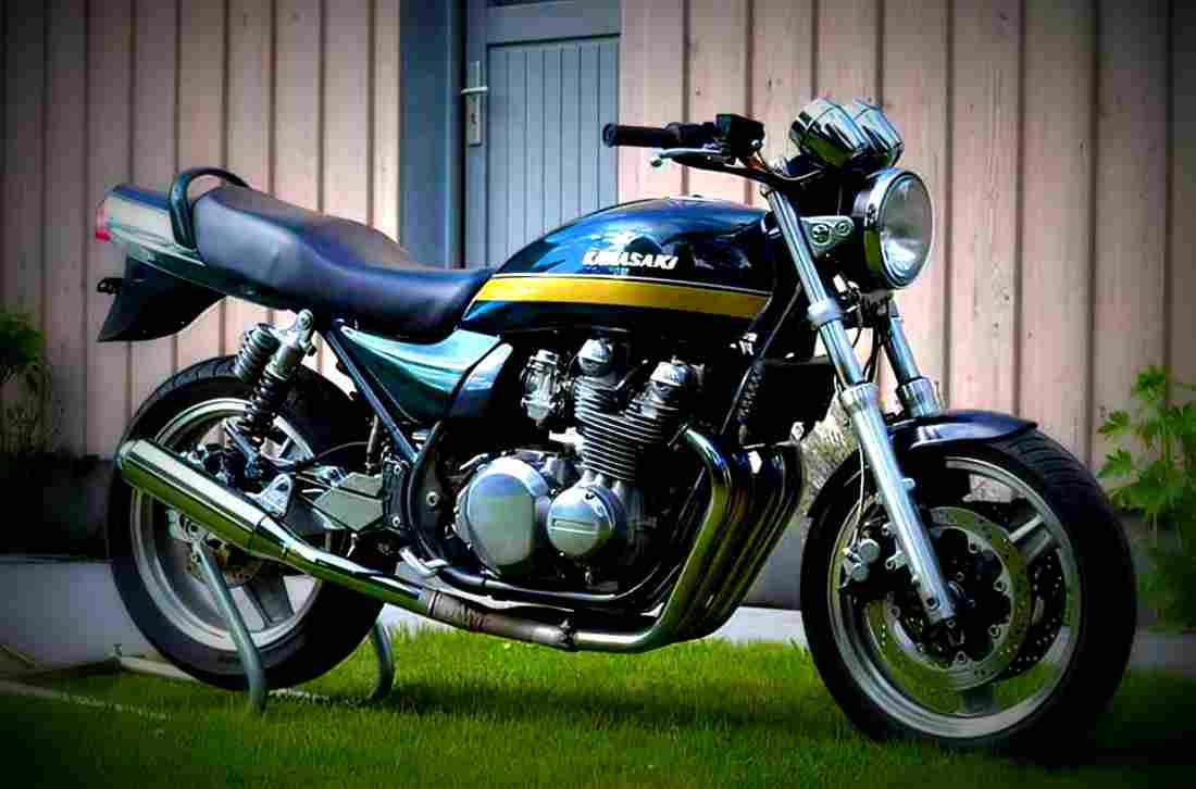 Kawasaki Zephyr 550 (reduced effect) 1992 4 motorbike A4 Photo Print