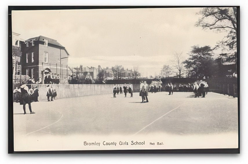 Kent Bromley County Girls School Net Ball Match In Progress Vintage A4 Photo Print