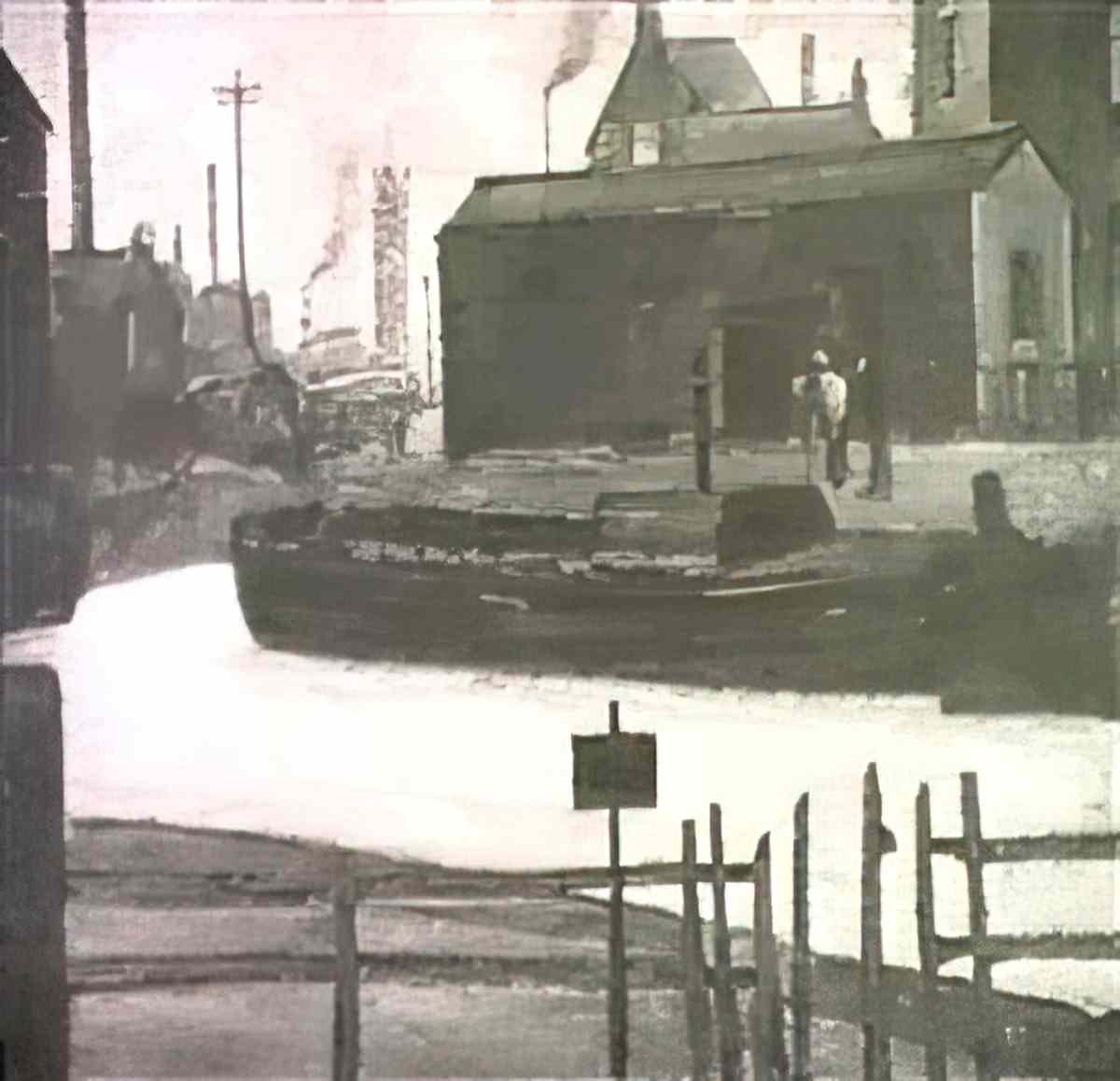 L S Lowry a couple crossing the road 1953 Art A4 Photo Print