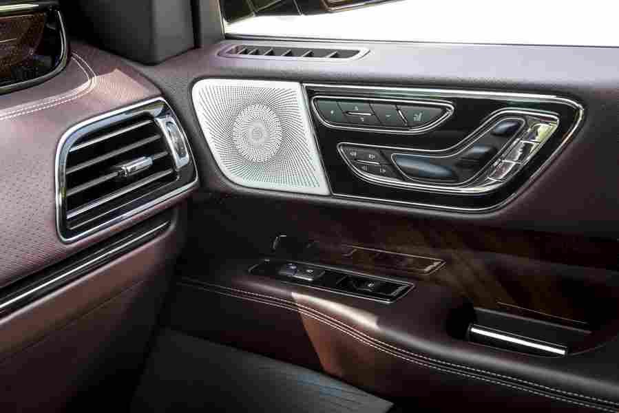 LINCOLN Navigator L 6795 32 Car A4 Photo Print