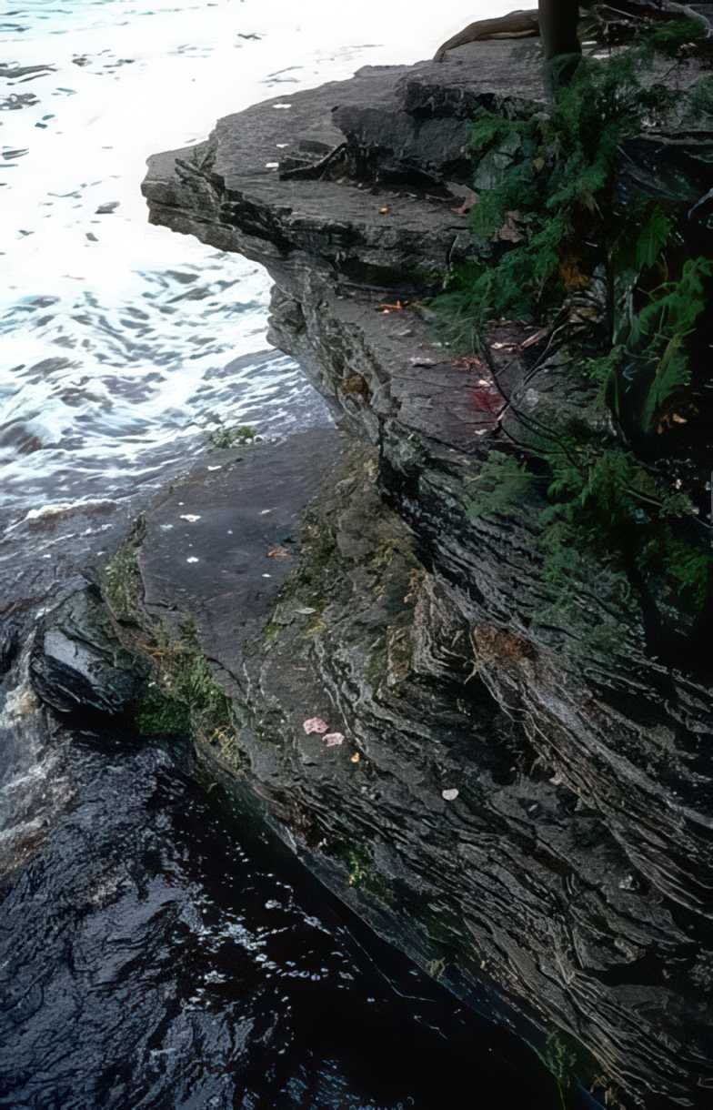 Lake Superior Cliff A4 Photo Print