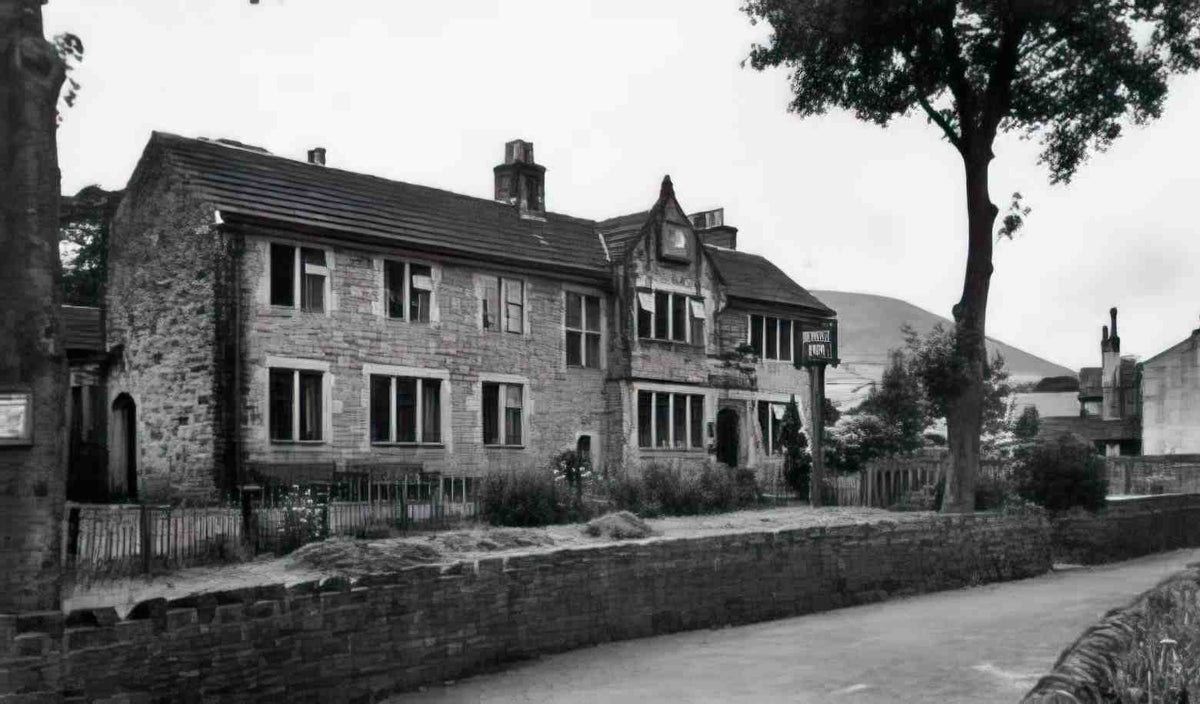 Lancashire Barley The Pendle Inn Vintage A4 Photo Print