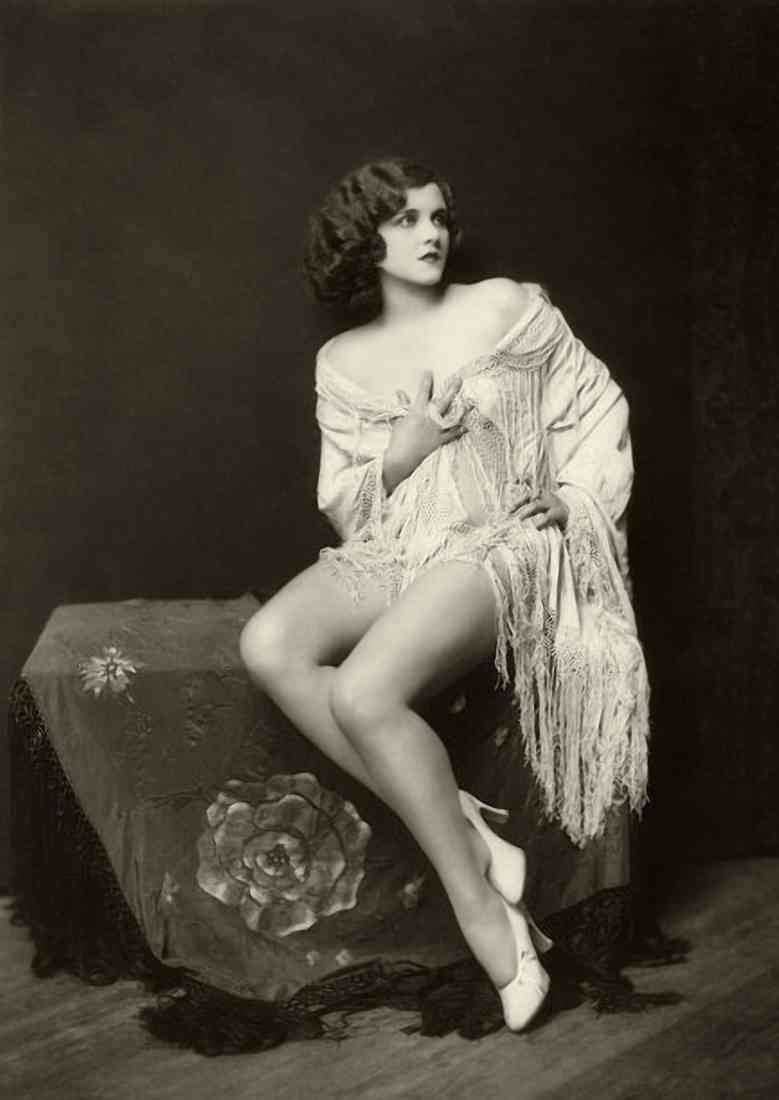 Lange Mary 2 A4 Photo Print