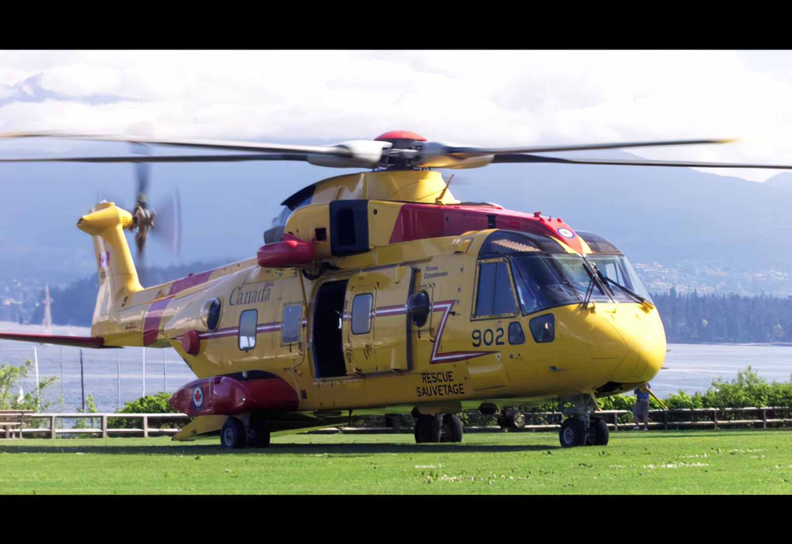 Leonardo Ch149 Cormorant Searchrescue Helicopter Canada A4 Photo Print