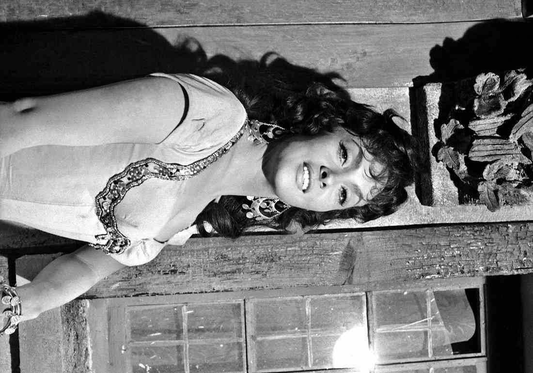 Lollobrigida Gina Hunchback of Notre Dame The 02 A4 Photo Print