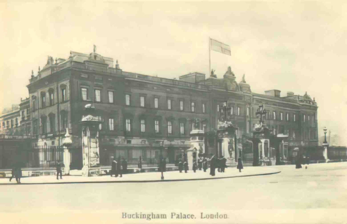 London Buckingham Palace II Vintage A4 Photo Print