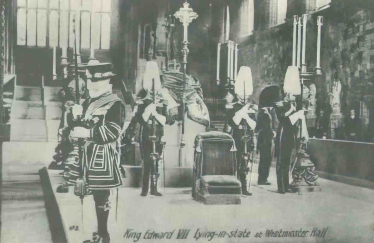 London Royalty King Edward VII lying in state at Wesminster Hall 1910 Vintage A4 Photo Print