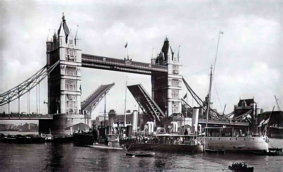London Tower Bridge 1950s Vintage A4 Photo Print