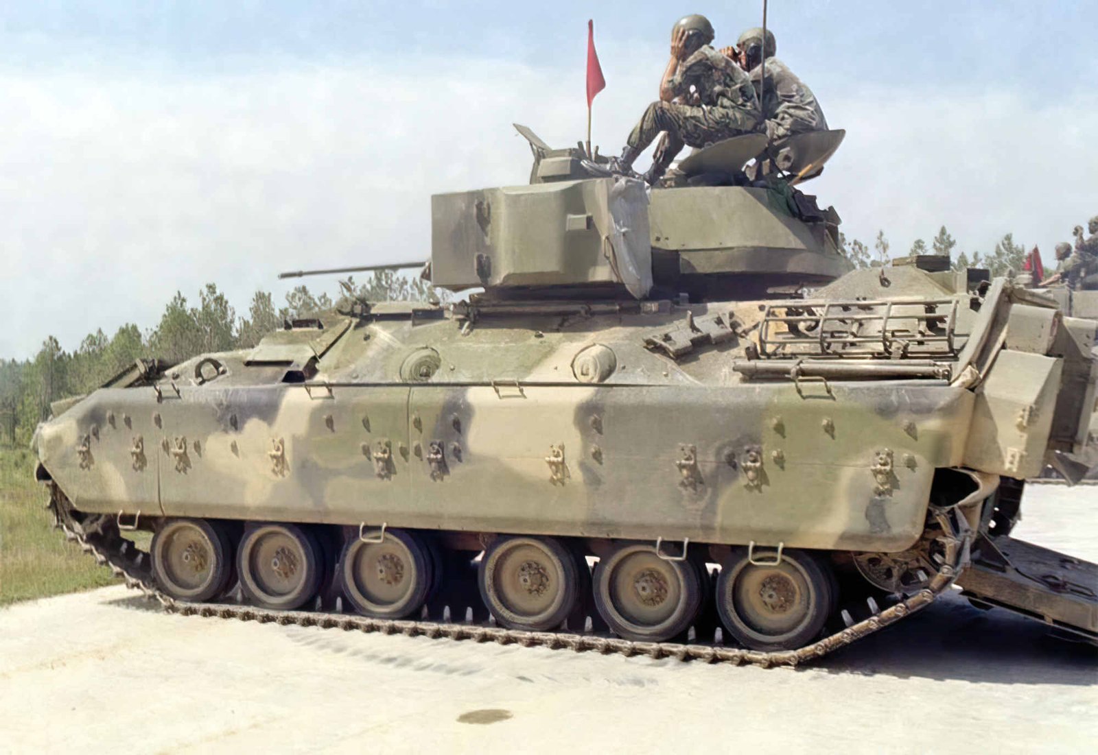 M2 Bradley Infantry Fighting Vehicle United States 24 A4 Photo Print