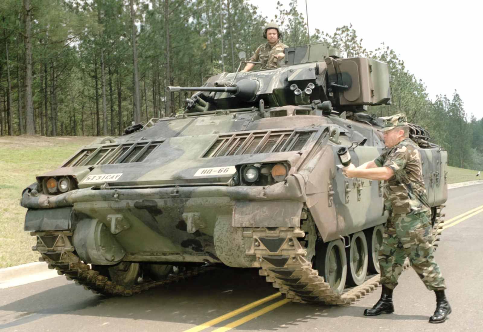 M3 Bradley Cavalry Fighting Vehicle 7 A4 Photo Print