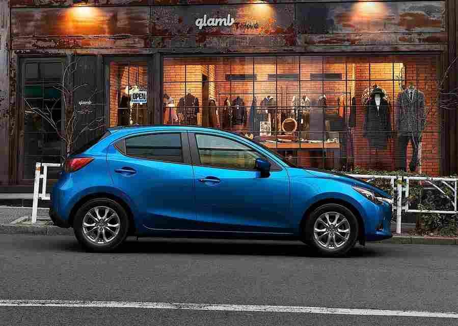 MAZDA 2 5320 57 Car A4 Photo Print