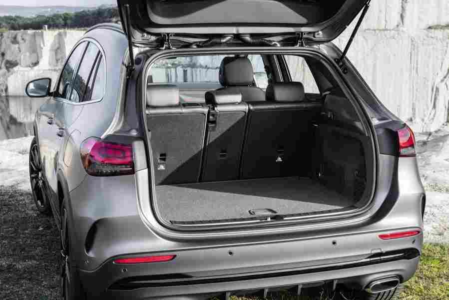MERCEDES BENZ GLA 6718 10 Car A4 Photo Print