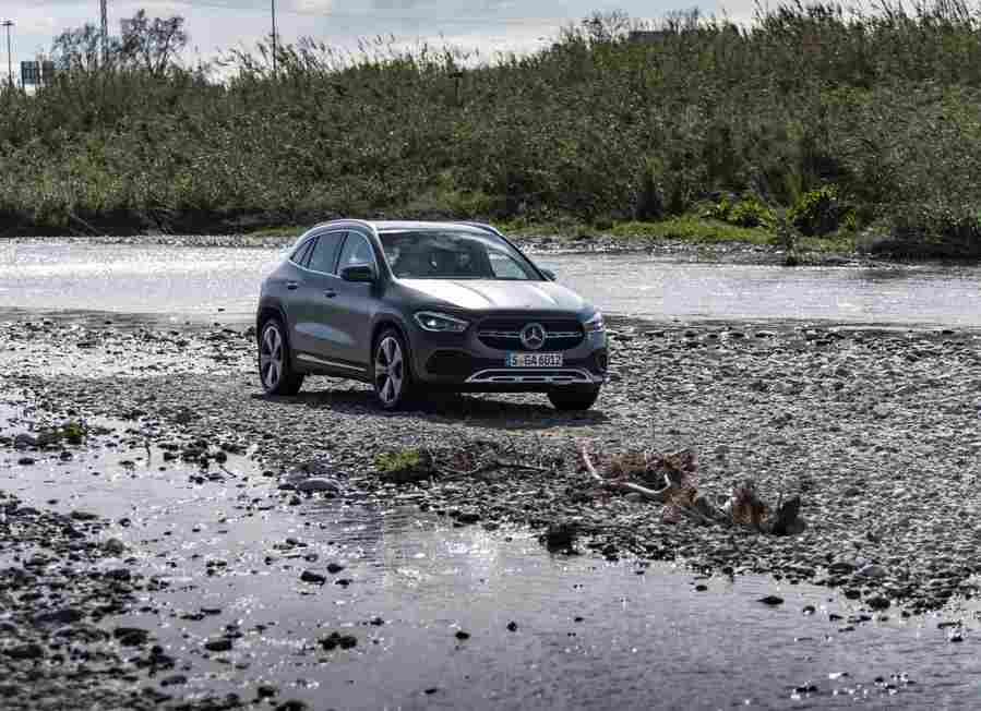 MERCEDES BENZ GLA 6718 110 Car A4 Photo Print
