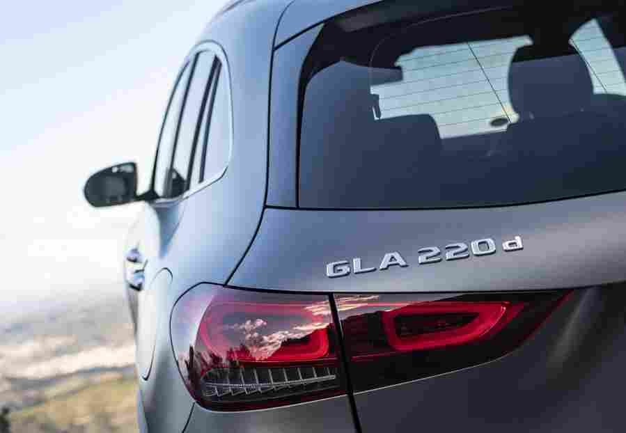 MERCEDES BENZ GLA 6718 113 Car A4 Photo Print