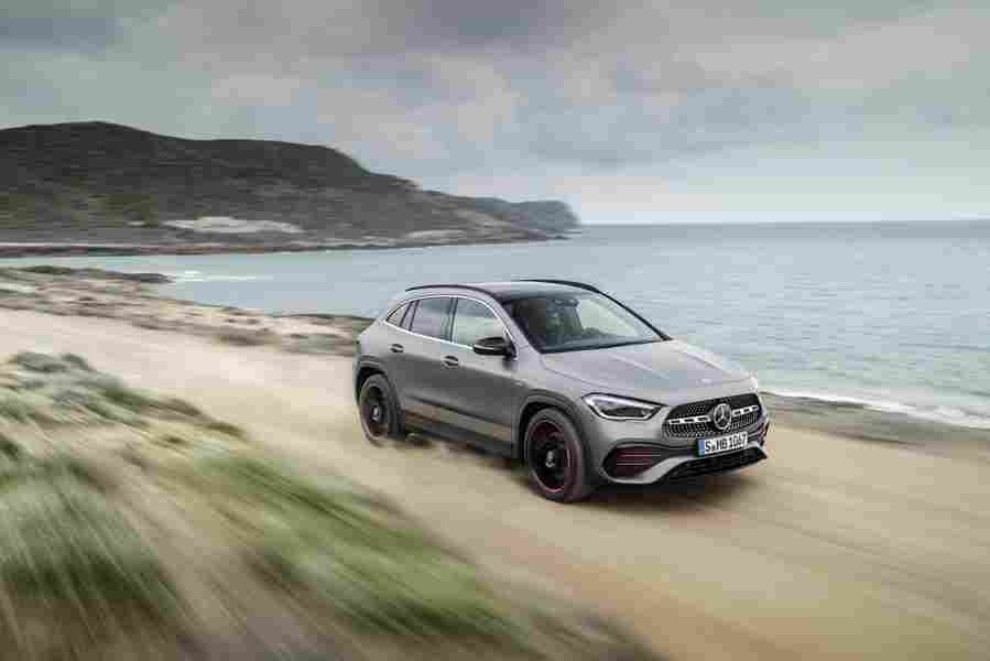 MERCEDES BENZ GLA 6718 24 Car A4 Photo Print
