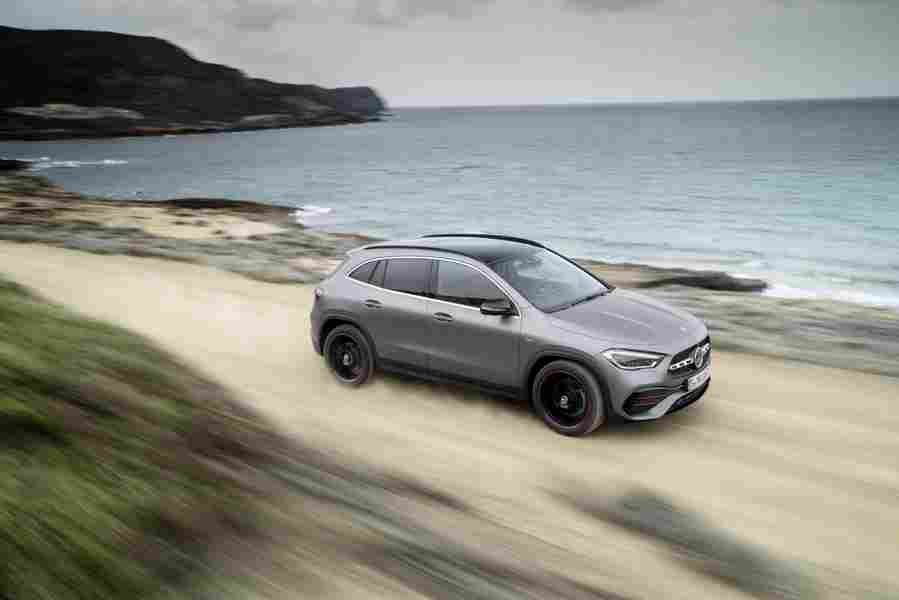 MERCEDES BENZ GLA 6718 25 Car A4 Photo Print