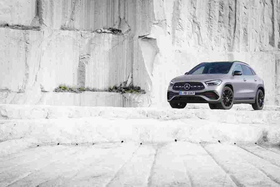 MERCEDES BENZ GLA 6718 30 Car A4 Photo Print