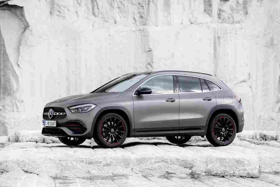 MERCEDES BENZ GLA 6718 33 Car A4 Photo Print