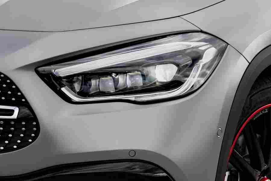 MERCEDES BENZ GLA 6718 40 Car A4 Photo Print