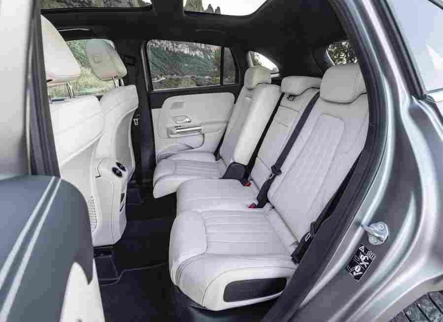 MERCEDES BENZ GLA 6718 72 Car A4 Photo Print