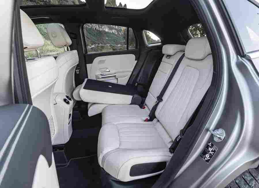 MERCEDES BENZ GLA 6718 74 Car A4 Photo Print