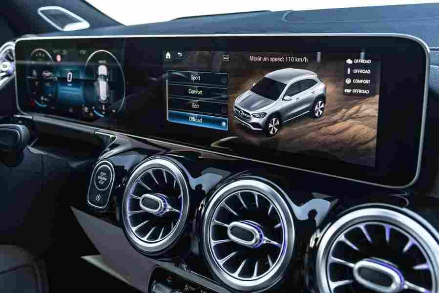 MERCEDES BENZ GLA 6718 75 Car A4 Photo Print